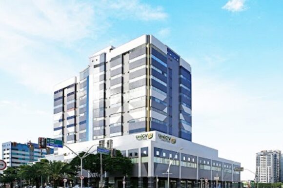 Ensino à distância fica perto de superar o presencial no Brasil